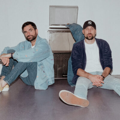 Synapson en concert sur scène au Festi’Salon Stars’Terre, samedi 19 septembre 2026, devant un public enthousiaste